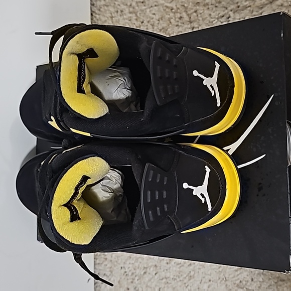 Jordan 4 Thunder Yellow and Black Men's Size 9 - Picture 4 of 5